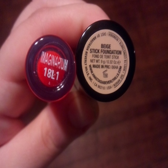 Colourpop lipgloss, ABH stick foundation - Picture 2 of 2